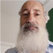 Docente di filosofia. Posso chiarire in poche lezioni concetti complessi, adeguandomi alla capacità dell'interlocutore o aiutando a capire manuali o opere di difficile comprensione. Amo la filosofia. Lezioni in presenza oppure online